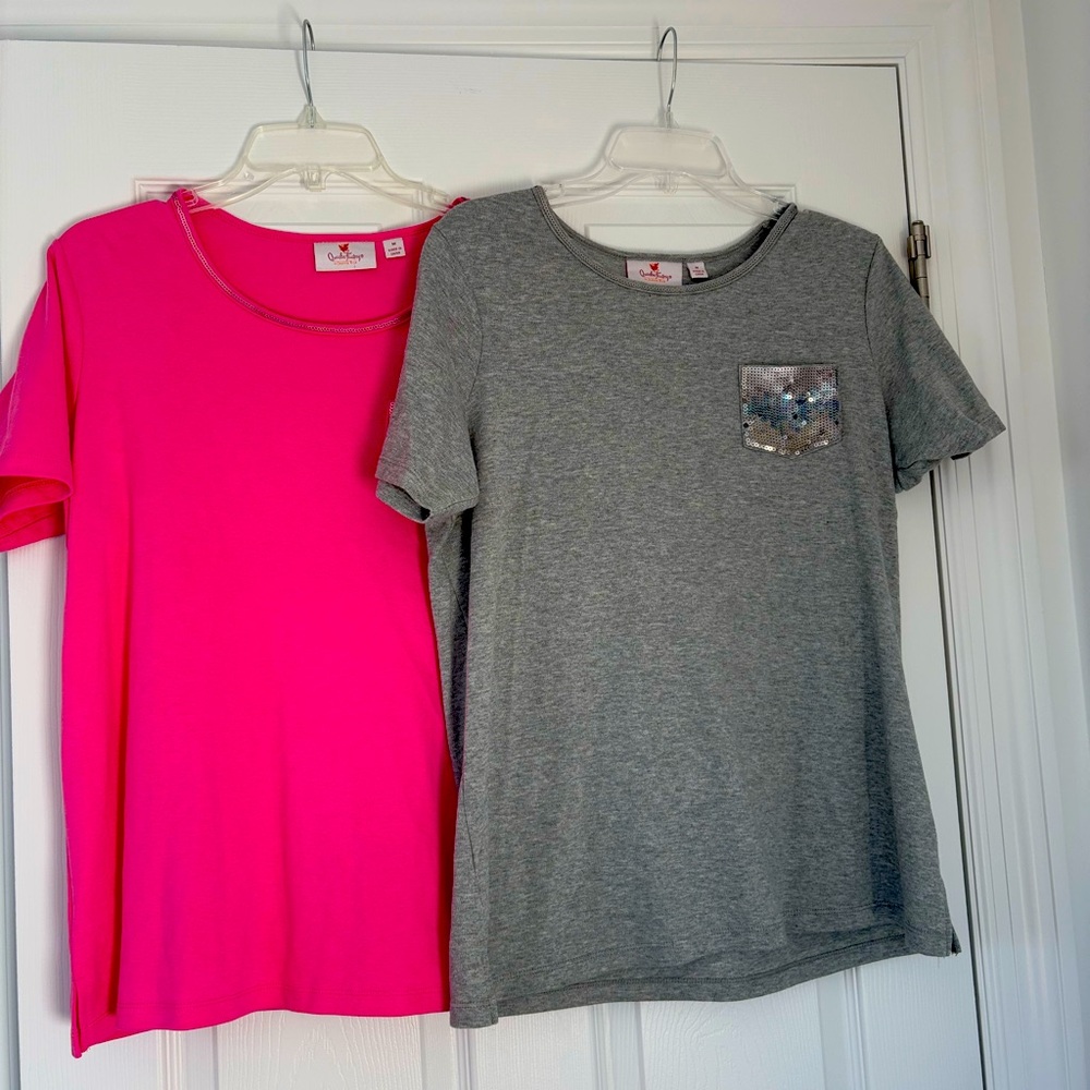 Quacker factory size medium set of 2 tops.